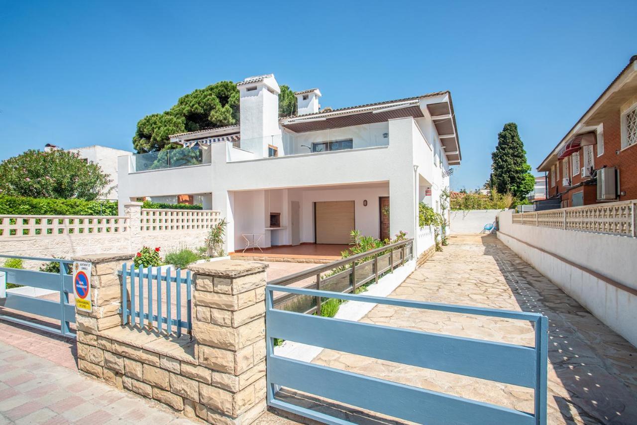 Beach House Cambrils Apartamento En Primera Linea De Playa Exterior photo