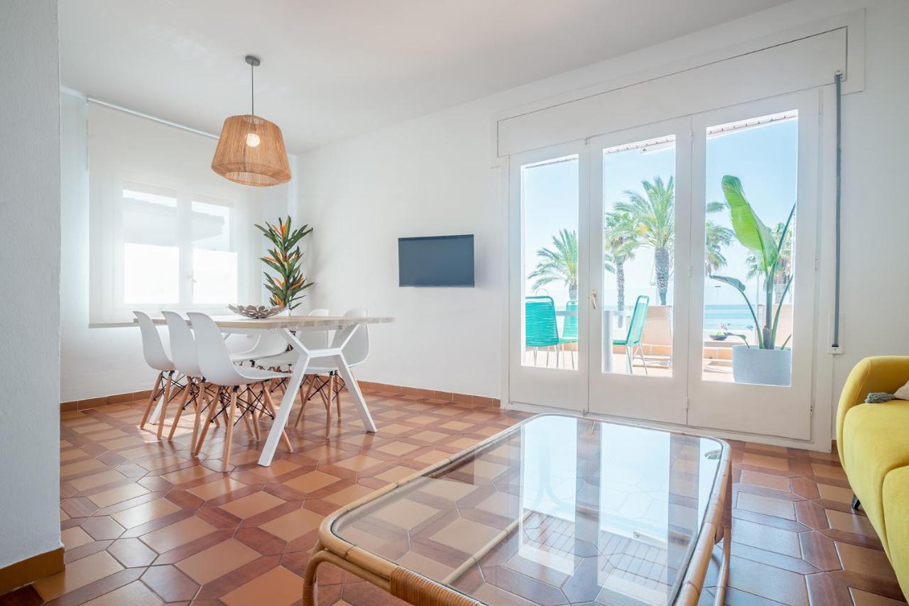 Beach House Cambrils Apartamento En Primera Linea De Playa Exterior photo